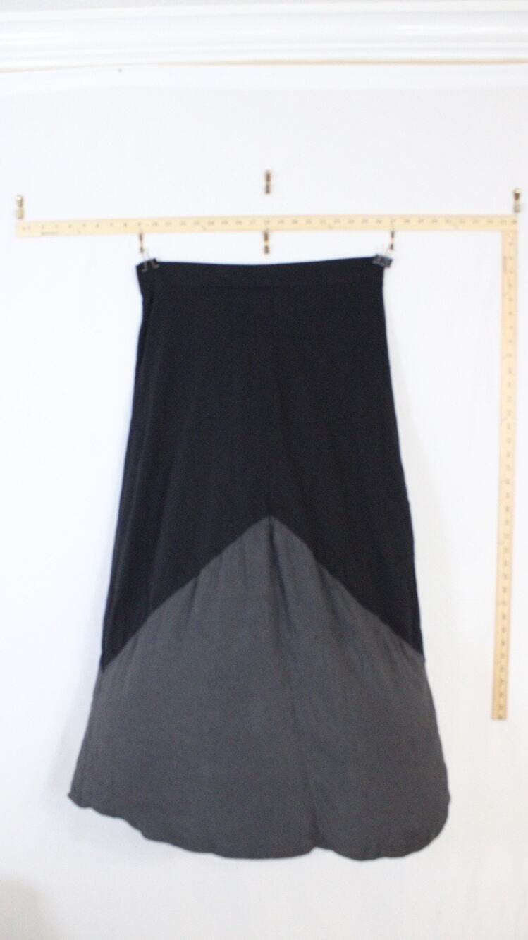 Express Maxi Skirt Womens Large Black Gray Colorblock Chevron Elastic Waist Long